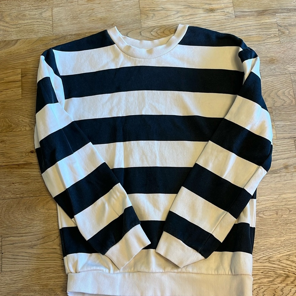 Lightweight sweatshirt